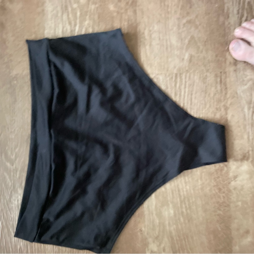 iHeartRaves black high waisted cheeky rave bottoms